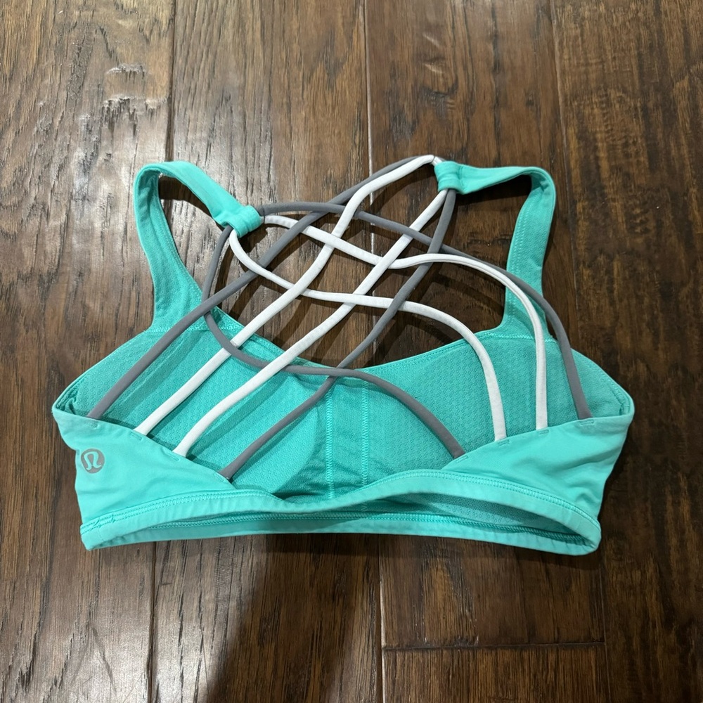 Lululemon free to be wild bra mint size 4
